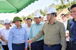 Phó Thủ tướng Thường trực Chính phủ Phạm Gia Túc: Đẩy nhanh tiến độ thi công cao tốc Đồng Đăng - Trà Lĩnh theo quy mô hoàn thiện