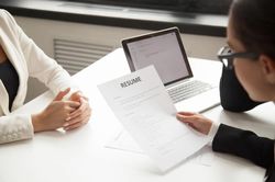 Thất nghiệp hơn 6 tháng: Đừng chỉ gửi CV, đây mới là lúc cần làm 4 việc này