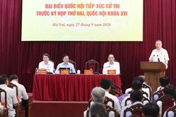 Tổng B&iacute; thư, Chủ tịch nước: Tận dụng đất x&acirc;y nh&agrave; để b&aacute;n, trường học ai lo?