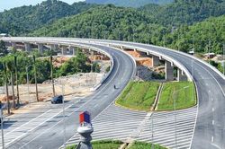 Chính phủ yêu cầu đổi mới tư duy phát triển kết cấu hạ tầng