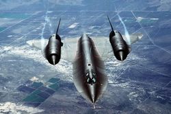 Máy bay trinh sát huyền thoại SR-71 Blackbird trở lại bầu trời sau 27 năm?