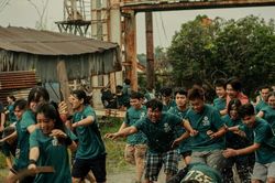 'Trại buôn người' doanh số gần 100 tỷ, tạo nên cơn sốt phòng vé