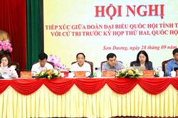 Trưởng Ban Tuyên giáo Trung ương Trịnh Văn Quyết tiếp xúc cử tri ở Tuyên Quang