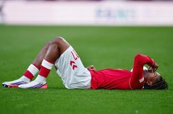 Fernandes và Dorgu cùng dính chấn thương
