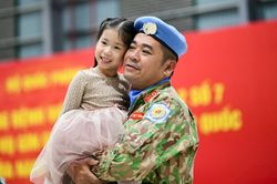 Chiến sĩ mũ nồi xanh kể khoảnh khắc xúc động trên chuyến bay về TP.HCM