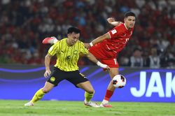 Indonesia chật vật cầm hòa Malaysia