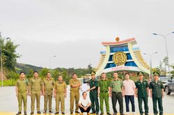 Bắt đối tượng truy nã đặc biệt nguy hiểm trốn sang Lào