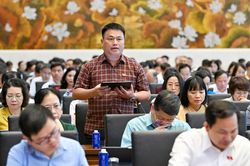 ĐBQH: Quy định không đi vào cuộc sống, lỗi ở người dân hay cách thực hiện?