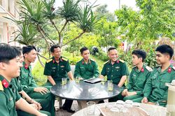 Bộ đội Côn Đảo học tập, thực hành theo Bác