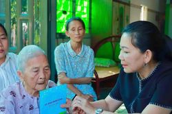 Ấm lòng người có công