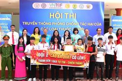 Học sinh Đắk Lắk nhận diện thuốc lá điện tử từ tình huống cụ thể