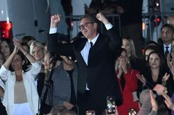 Tổng thống Serbia Aleksandar Vucic từ chức, ra tranh cử Thủ tướng