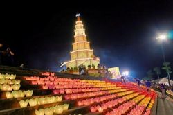 7.000 hoa đăng thắp sáng sông Lục Đầu trong đêm hội Kiếp Bạc