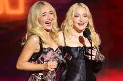 Taylor Swift thắng Video of the Year, Madonna lập cú đúp tại VMAs 2026