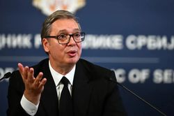 Tổng thống Serbia Aleksandar Vučić tuyên bố từ chức