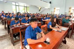 Bồi dưỡng lý luận chính trị cho hơn 60 cán bộ đoàn cơ sở khu vực Cam Ranh
