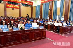 Tọa đàm, tặng quà thân nhân liệt sĩ và trao giải Cuộc thi trực tuyến “Tìm hiểu 60 năm Ngày hy sinh của Mười nữ dân quân pháo phòng không Lam Hạ (1966-2026)”