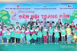 Trăng rằm ấm áp biên cương