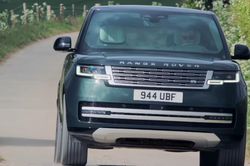 Range Rover Electric chính thức ra mắt mạnh 550 mã lực, sạc nhanh chỉ 22 phút