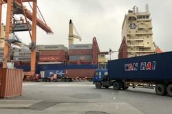 Hải quan cửa khẩu cảng Hải Phòng cưỡng chế thu hồi hơn 27 tỷ đồng nợ thuế