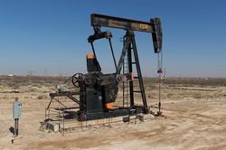 Giá Brent trở lại trên 106 USD: Thị trường định giá lại triển vọng mở Hormuz