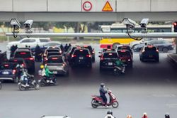 Hà Nội: Một tuần, camera AI 'bắt dính' hơn 2.000 trường hợp đi ngược chiều