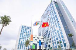 TCBS Research: Cổ phiếu FPT hấp dẫn giữa lúc ngành viễn thông đối mặt rủi ro tỷ giá và sức ép trí tuệ nhân tạo