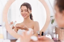 Dùng toner trước serum có thực sự cần thiết trong chu trình dưỡng da?