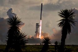 Tàu Starship của SpaceX lần đầu đạt đến quỹ đạo dù gặp sự cố động cơ