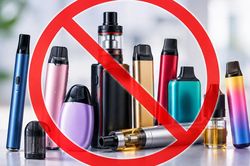 Đừng để vẻ ngoài 'thời thượng' che lấp tác hại nguy hiểm của thuốc lá điện tử
