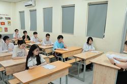 Bộ GDĐT làm rõ thông tin học thạc sĩ không được làm việc toàn thời gian