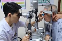 Bệnh võng mạc đái tháo đường: Đừng chờ mắt có triệu chứng mới đi khám