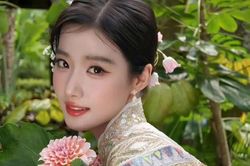 Lư Dục Hiểu cuốn hút với thần thái đầy khí chất