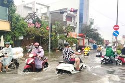Cà Mau: Bến xe ngập sâu, nhiều tuyến đường nội ô mênh mông nước