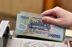 Ngân hàng rao bán 2 ô tô, có xe giá chỉ 12 triệu đồng