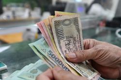 Vướng 40.000 đồng thuế nộp thừa, bị tạm hoãn xuất cảnh sau khi về thăm nhà