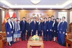 Việt Nam - Lào tăng phối hợp chống tin giả, xuyên tạc trên môi trường số