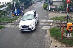 Vượt đường ngang khi đèn đỏ bật sáng, tài xế bị xử phạt 19 triệu đồng