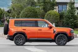 SUV địa hình cỡ lớn mạnh 551 mã lực, giá gần 1 tỷ đồng