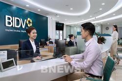 Lợi nhuận ngân hàng tăng tốc, áp lực biên lãi ròng vẫn hiện hữu