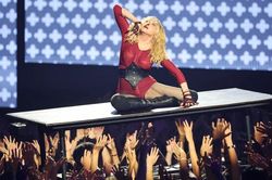 Madonna 'khó cứu' mùa giải VMAs 2026 nhạt nhòa