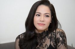 Danh tính người đàn ông ôm chặt Nhật Kim Anh