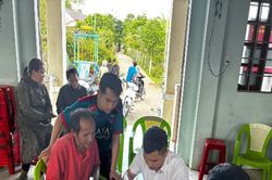 Từ chiếc điện thoại, người dân vùng cao Lìa làm quen với dịch vụ công số