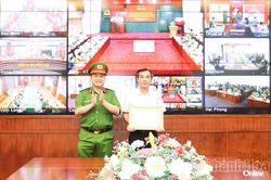 Xây dựng xã, phường, cơ quan, doanh nghiệp đạt chuẩn an toàn về an ninh, trật tự