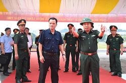 Thiếu tướng Nguyễn Ngọc Ngân - Phó Chủ nhiệm Chính trị Quân khu 2 kiểm tra công tác chuẩn bị Lễ truy điệu và an táng hài cốt liệt sĩ tại Lào Cai
