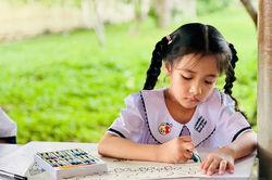 Hòa bình qua nét vẽ tuổi thơ