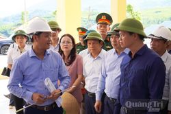 Đồng chí Bí thư Tỉnh ủy kiểm tra tiến độ công trình trọng điểm khu vực biên giới