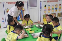 Phòng bệnh cho trẻ lúc giao mùa