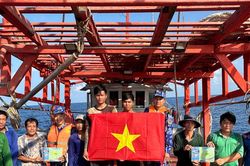 Ngăn chặn tàu cá vi phạm khai thác IUU từ sớm, từ xa