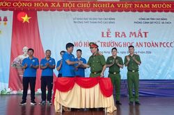 Ra mắt 'Trường học an toàn phòng cháy, chữa cháy' tại Trường THPT Thành phố Cao Bằng